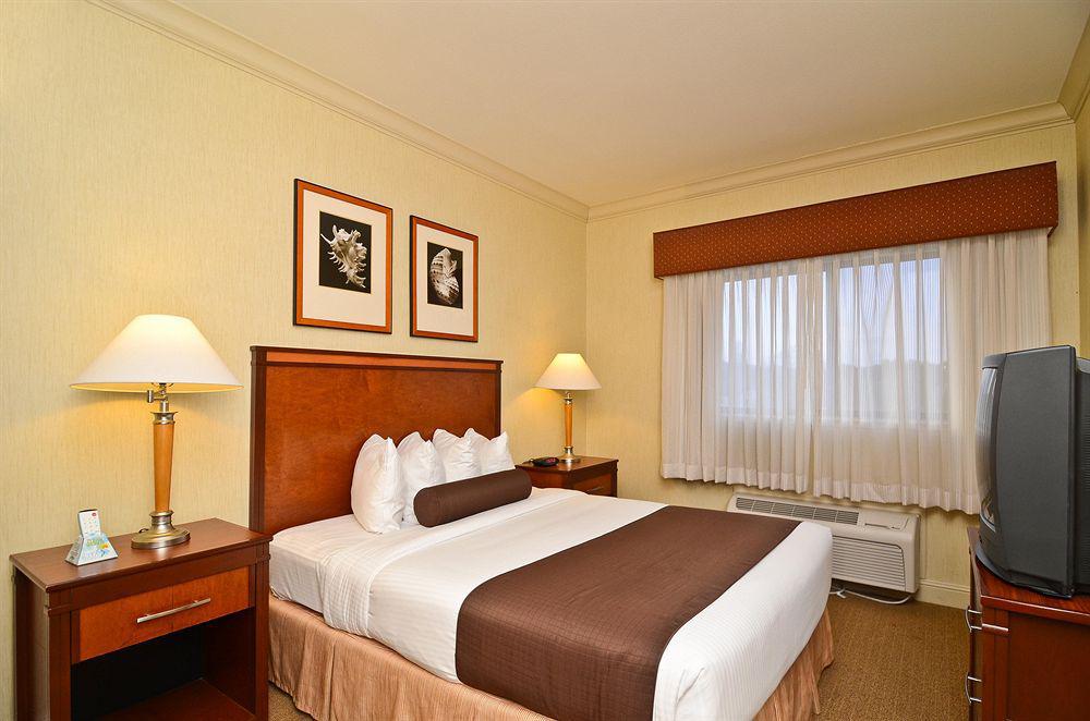 Best Western Plus All Suites Inn Santa Cruz Chambre photo