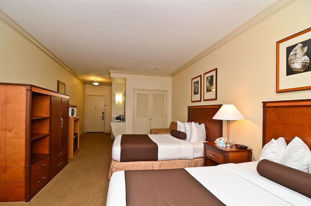 Best Western Plus All Suites Inn Santa Cruz Chambre photo